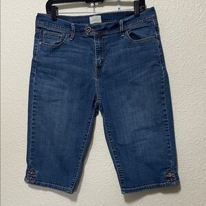Levi's Women's Dark Blue Denim Bermuda Shorts. Good Condition. Inseam 15 Inches.
